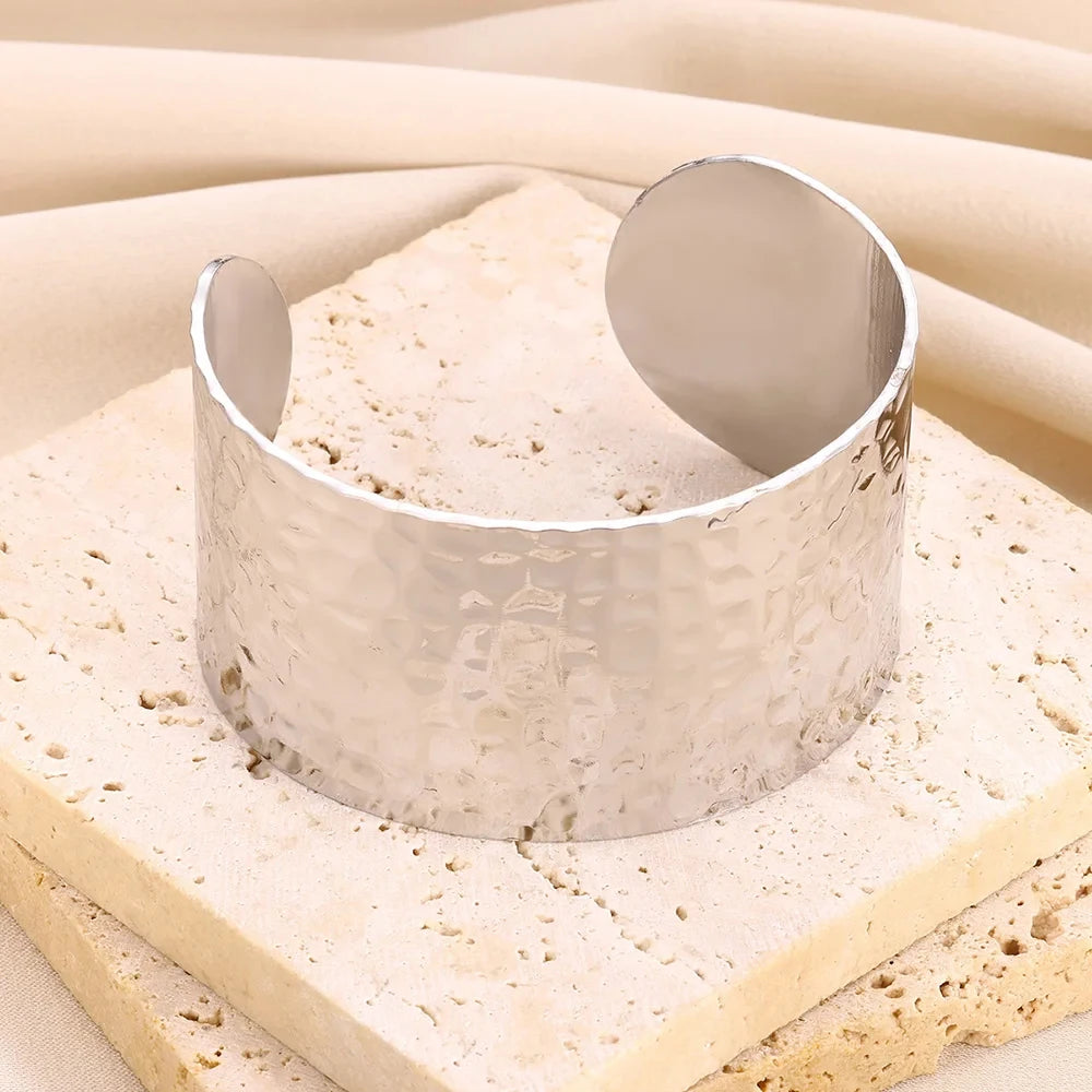 Crownline Cuff Set