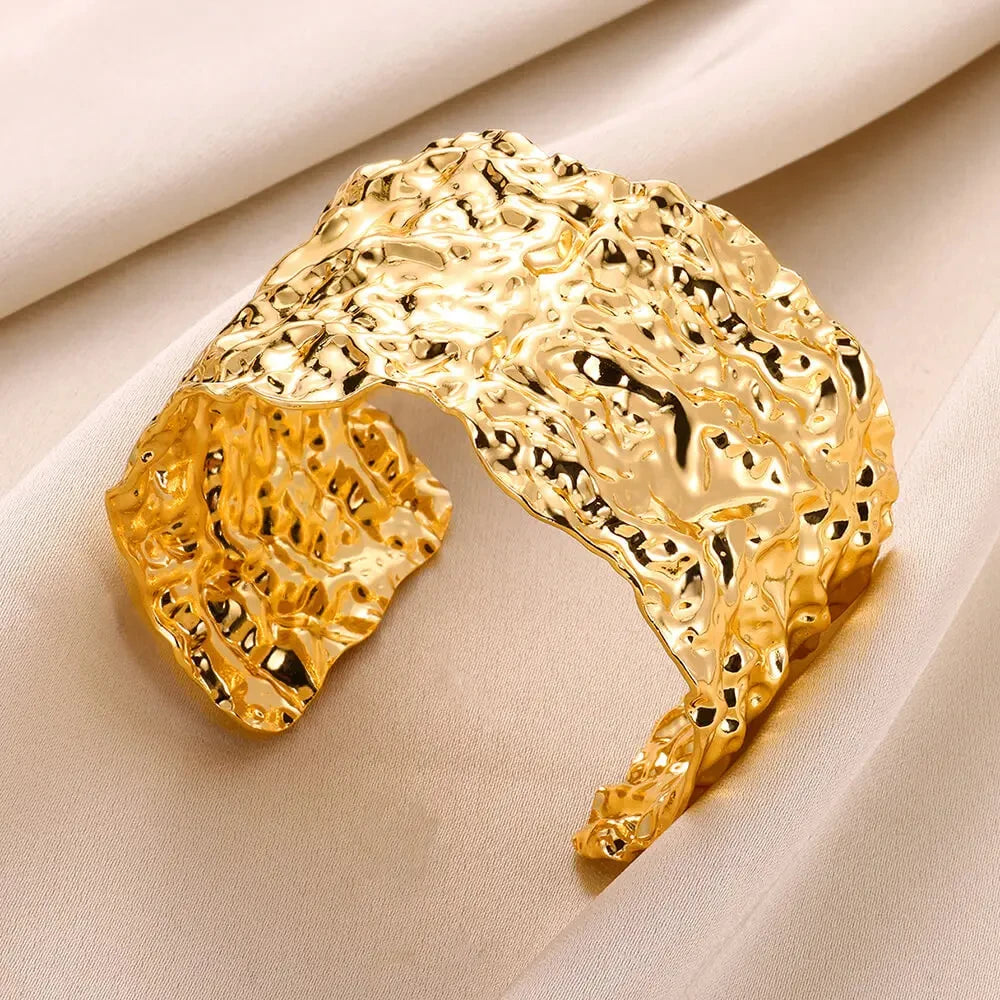 Crownline Cuff Set