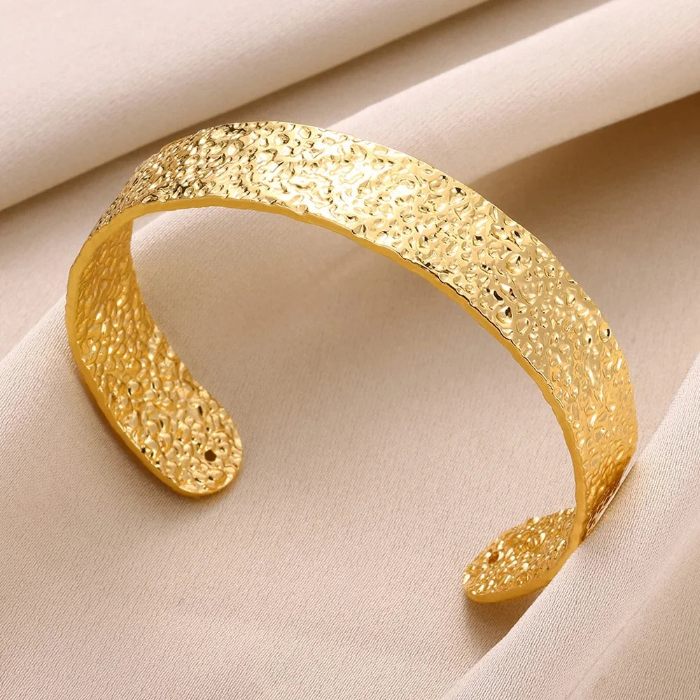 Crownline Cuff Set
