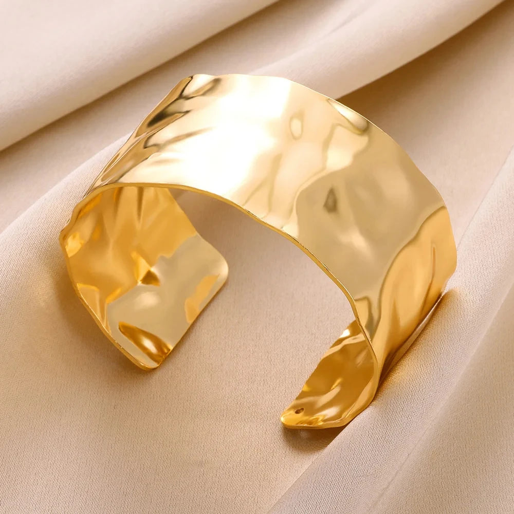 Crownline Cuff Set