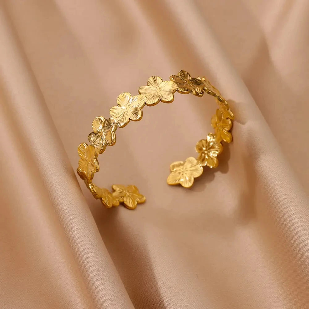 Crownline Cuff Set